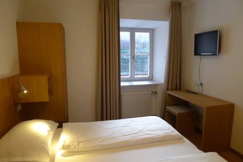 Imagen de la habitación del Hotel Steinhauswirt. Foto 6