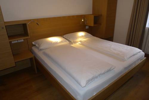 Imagen de la habitación del Hotel Steinhauswirt. Foto 9