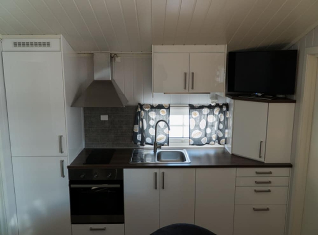 Imagen de la habitación del Hotel Steinvik Camping. Foto 11