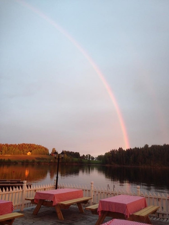 Imagen de los exteriores del Hotel Steinvik Camping. Foto 14