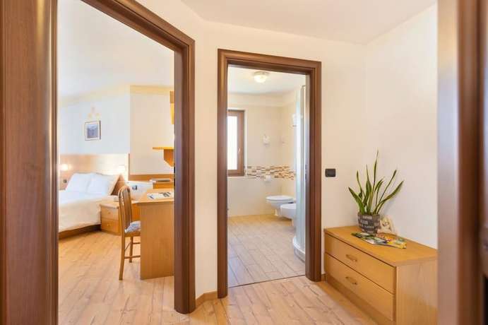 Imagen de la habitación del Hotel Stella Alpina, Andalo. Foto 2