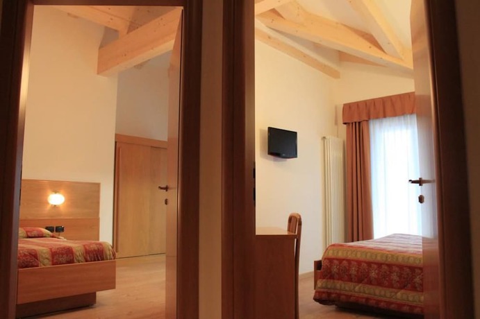 Imagen de la habitación del Hotel Stella Alpina, Andalo. Foto 13