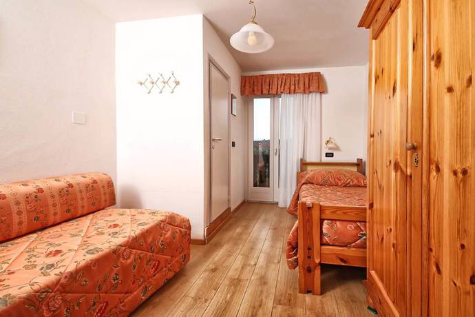 Imagen de la habitación del Hotel Stella Alpina. Foto 8