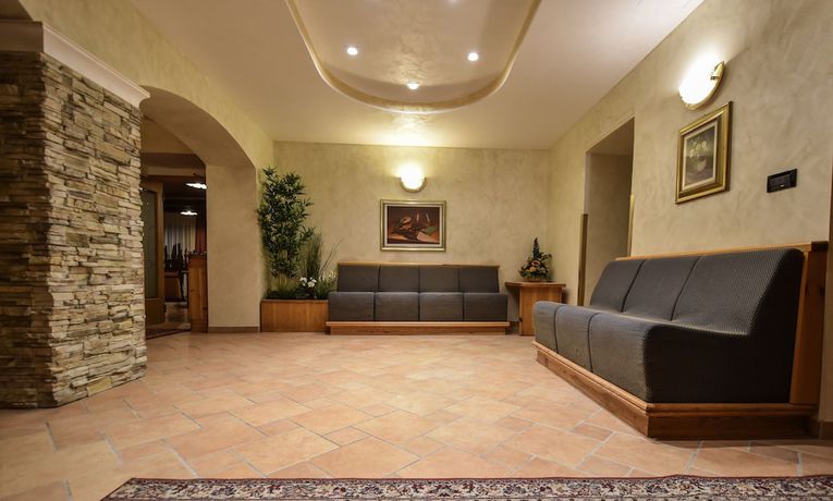 Imagen de los interiores del Hotel Stella Alpina. Foto 18