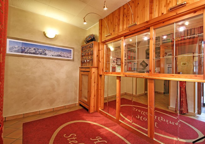 Imagen de los interiores del Hotel Stella Alpina. Foto 19