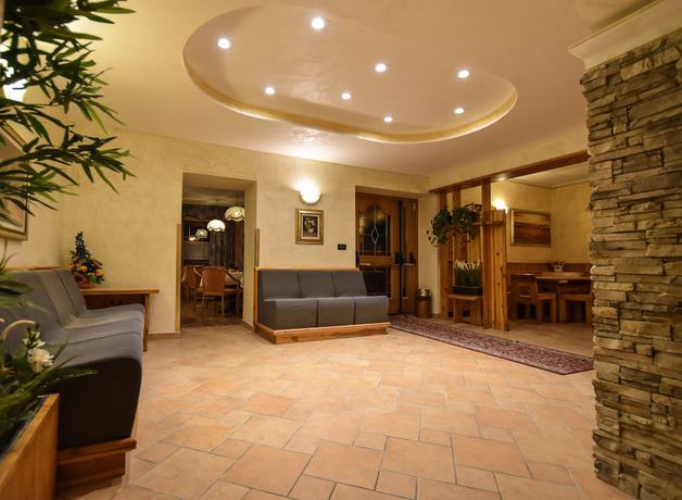 Imagen de los interiores del Hotel Stella Alpina. Foto 20