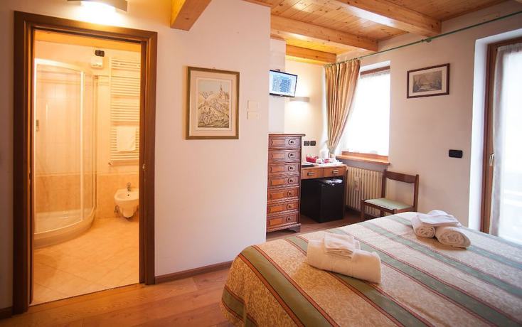 Imagen de la habitación del Hotel Stella Alpina. Foto 16