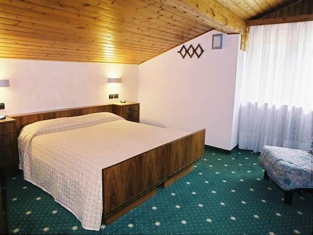 Imagen de la habitación del Hotel Stella Alpina. Foto 17