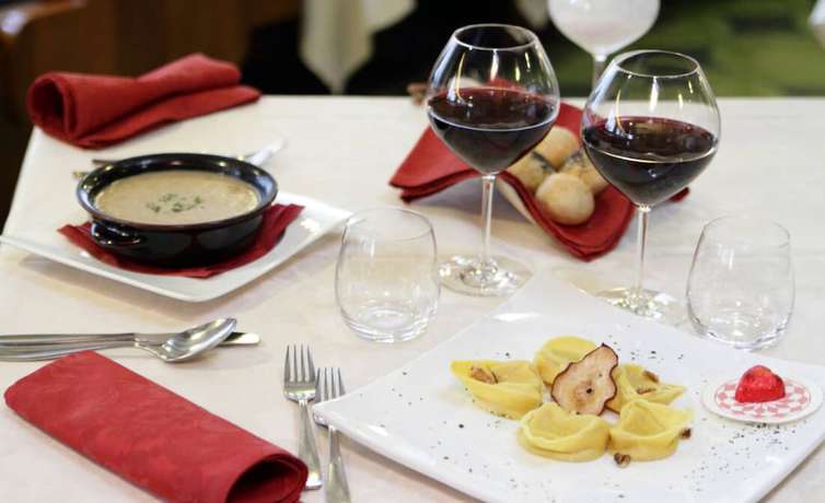 Imagen del bar/restaurante del Hotel Stella Alpina, Villotta. Foto 8
