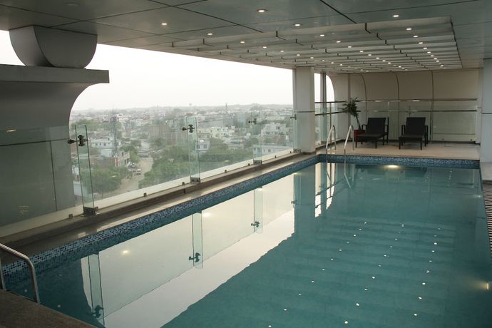 Imagen de la piscina del Hotel Stella, Bathinda. Foto 19
