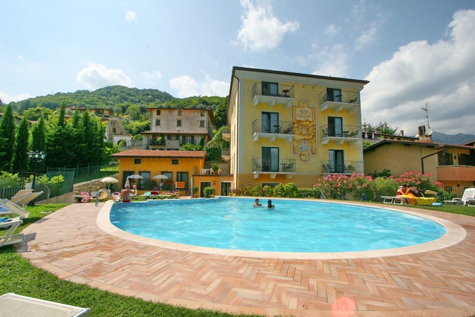 Imagen de la piscina del Hotel Stella D\'Oro. Foto 18