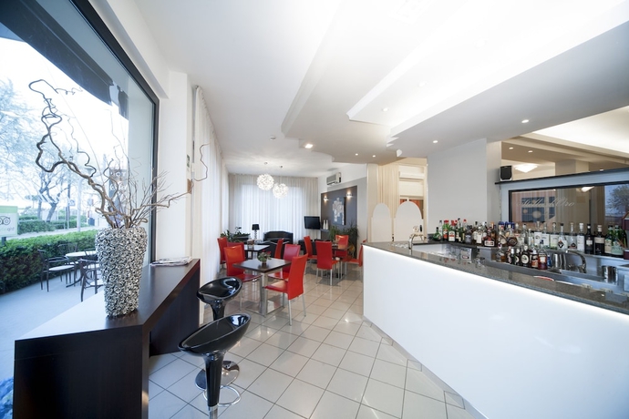 Imagen de los interiores del Hotel Stella D'oro, Rimini. Foto 19