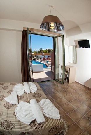 Imagen de la habitación del Hotel Stella Katrin. Foto 16
