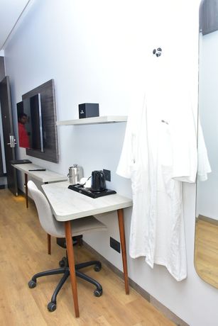 Imagen de la habitación del Hotel Stella, Kinshasa. Foto 13