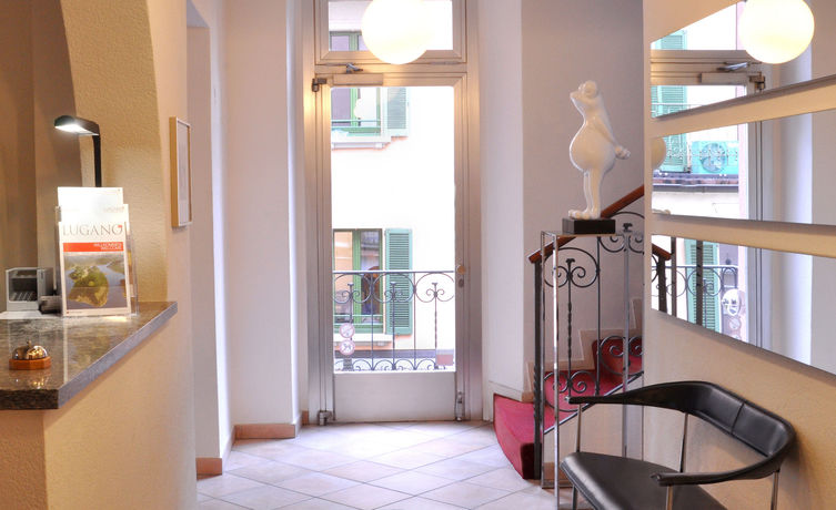 Imagen de los interiores del Hotel Stella Lugano. Foto 10