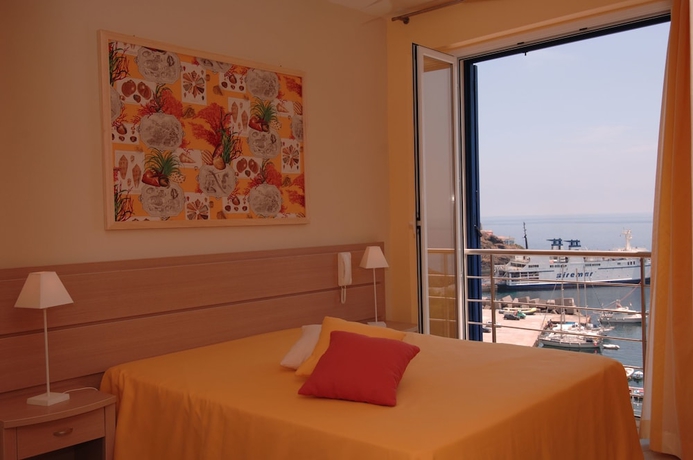 Imagen de la habitación del Hotel Stella Marina, Isole di Ustica. Foto 4