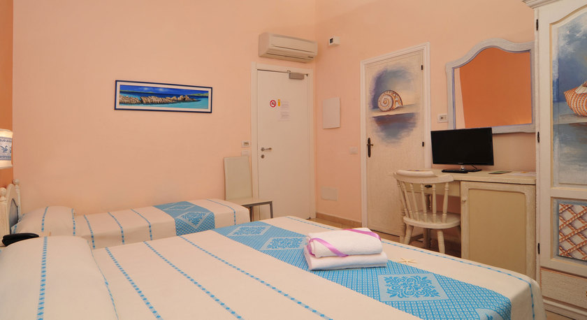 Imagen de la habitación del Hotel Stella Marina, San Teodoro . Foto 4