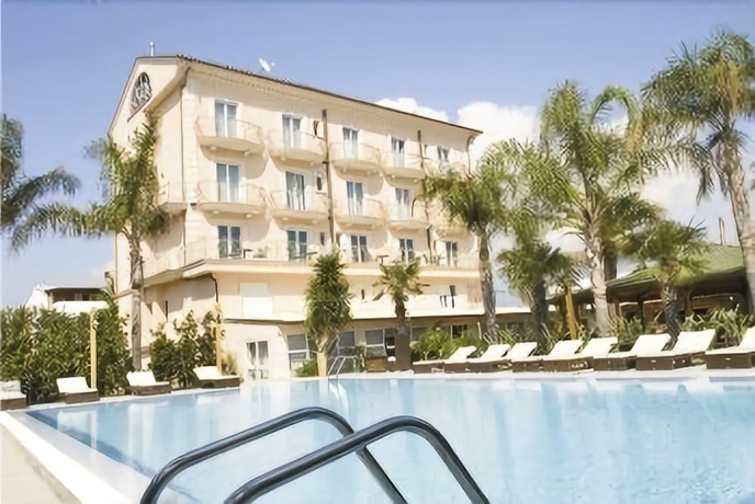 Imagen general del Hotel Stella Maris, Marina di Casal Velino. Foto 1