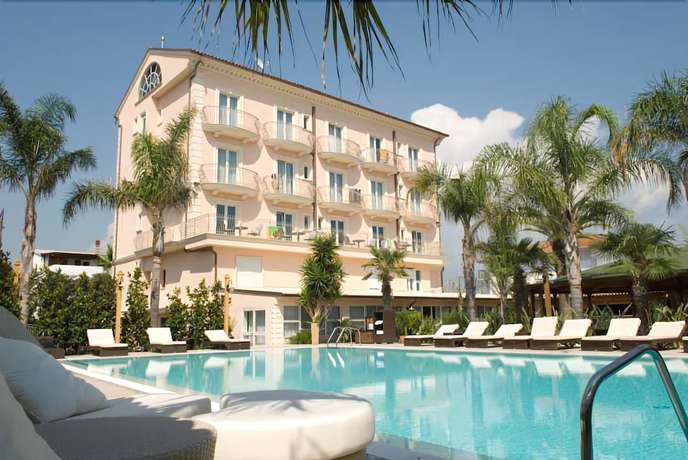 Imagen de la piscina del Hotel Stella Maris, Marina di Casal Velino. Foto 19