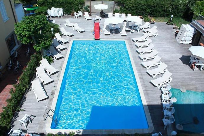 Imagen de la piscina del Hotel Stella Polare. Foto 20