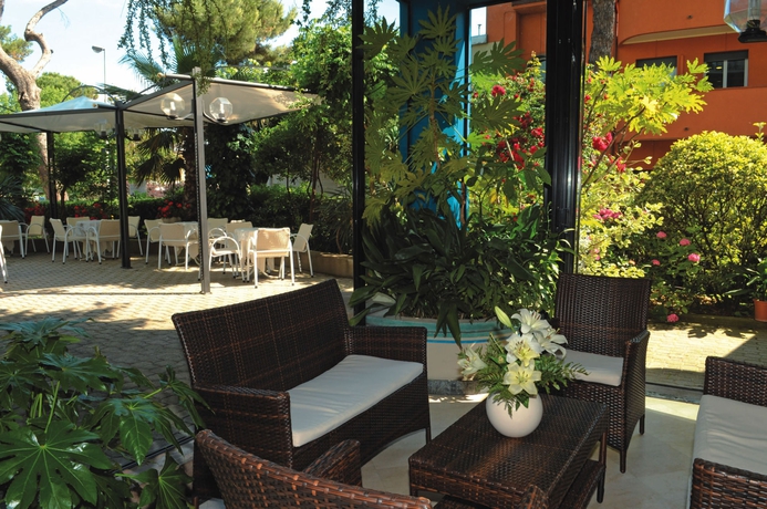 Imagen de los exteriores del Hotel Stella, Riccione. Foto 12