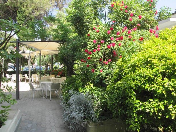 Imagen de los exteriores del Hotel Stella, Riccione. Foto 13