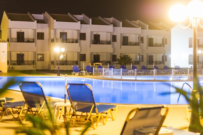 Imagen de la piscina del Hotel Stemma. Foto 20