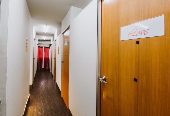 Imagen de los interiores del Hotel Step Inn Too - Hostel. Foto 17