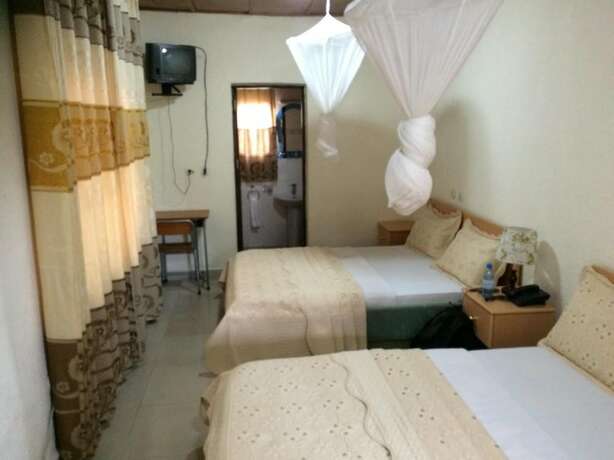 Imagen de la habitación del Hotel Step Town. Foto 13