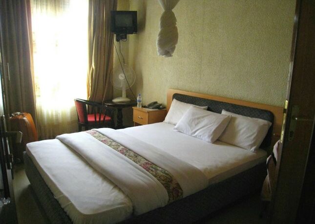 Imagen de la habitación del Hotel Step Town. Foto 30