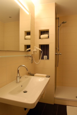 Imagen de la habitación del Hotel Sterkel. Foto 10