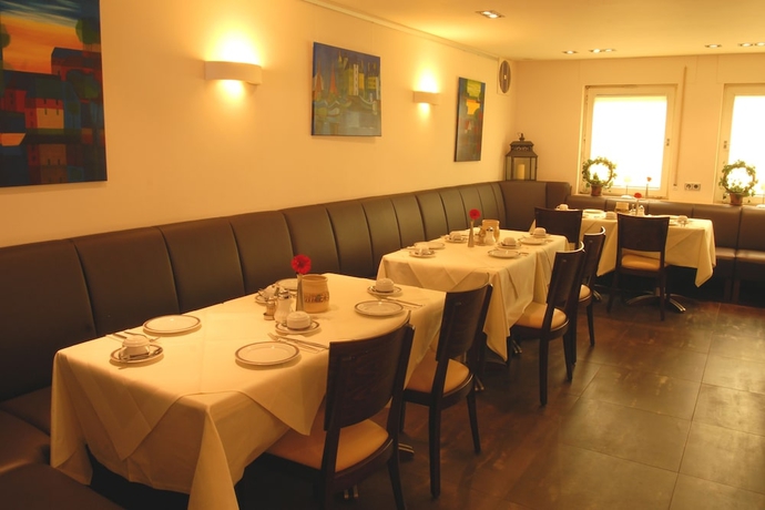 Imagen del bar/restaurante del Hotel Sterkel. Foto 4