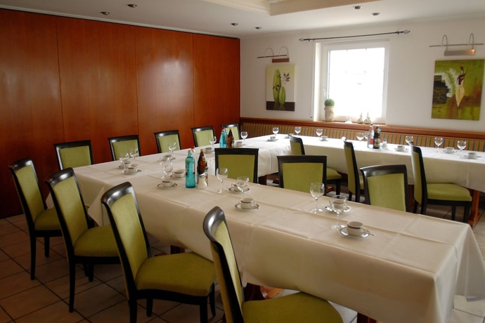 Imagen del bar/restaurante del Hotel Sterkel. Foto 6