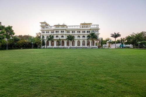 Imagen general del Hotel Sterling Aravalli Udaipur. Foto 3