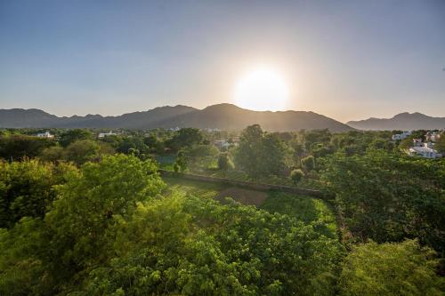 Imagen general del Hotel Sterling Aravalli Udaipur. Foto 9
