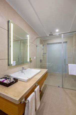 Imagen de la habitación del Hotel Sterling Aravalli Udaipur. Foto 17