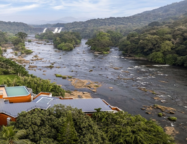 Imagen de la piscina del Hotel Sterling Athirappilly. Foto 19