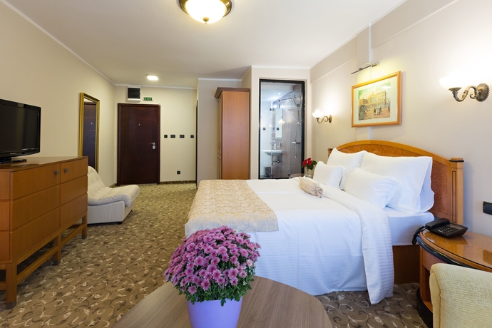 Imagen de la habitación del Hotel Sterling, Belgrado. Foto 10