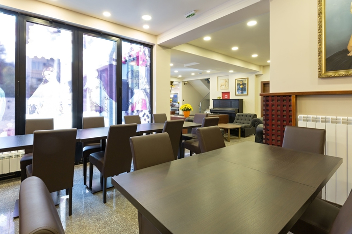 Imagen del bar/restaurante del Hotel Sterling, Belgrado. Foto 3