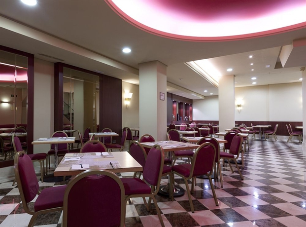 Imagen del bar/restaurante del Hotel Sterling, Centro de Madrid. Foto 4