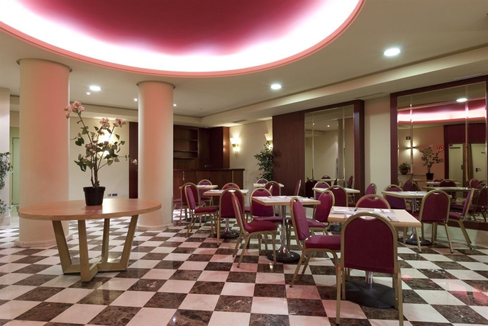 Imagen del bar/restaurante del Hotel Sterling, Centro de Madrid. Foto 5