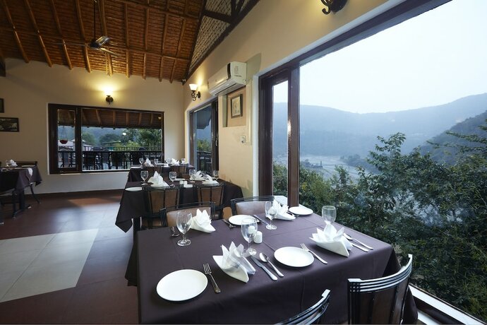 Imagen del bar/restaurante del Hotel Sterling Corbett. Foto 12