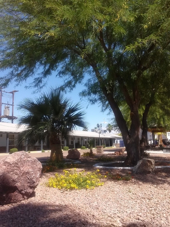 Imagen de los exteriores del Hotel Sterling Gardens. Foto 14