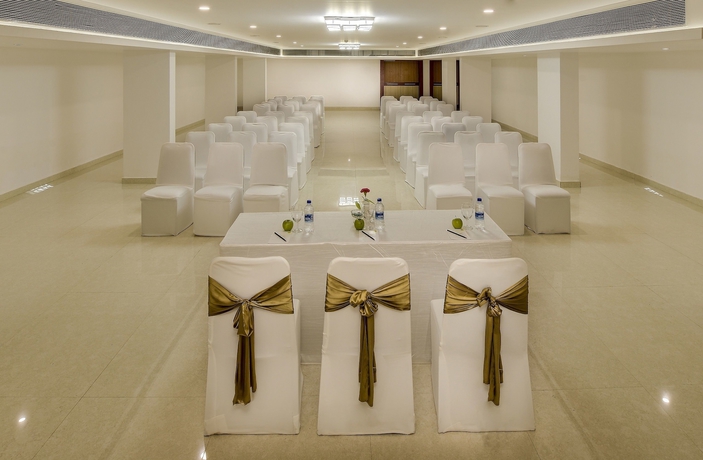 Imagen de los interiores del Hotel Sterling Goa Varca. Foto 16