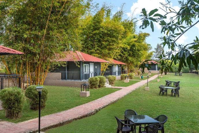 Imagen de los exteriores del Hotel Sterling Kanha. Foto 5