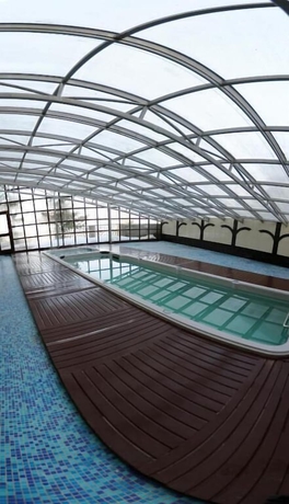 Imagen de la piscina del Hotel Sterling Kufri. Foto 18