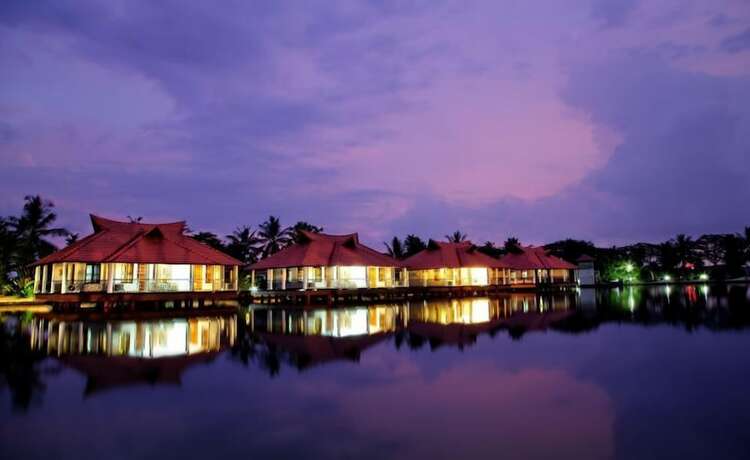 Imagen de la habitación del Hotel Sterling Lake Palace Alleppey. Foto 5