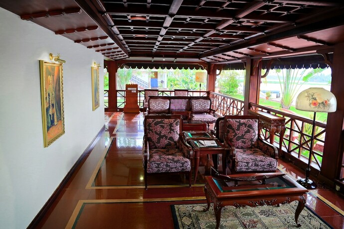 Imagen de los interiores del Hotel Sterling Lake Palace Alleppey. Foto 15