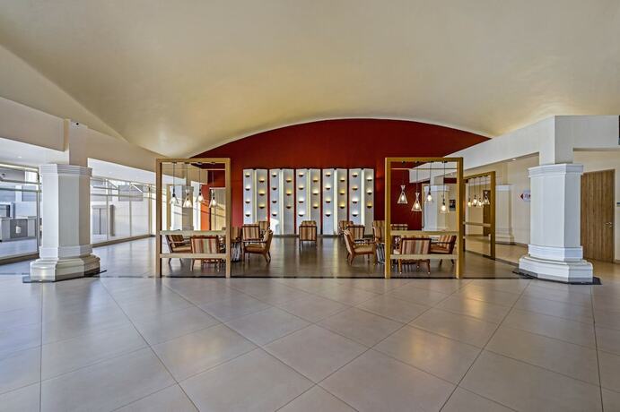 Imagen general del Hotel Sterling Puri. Foto 8