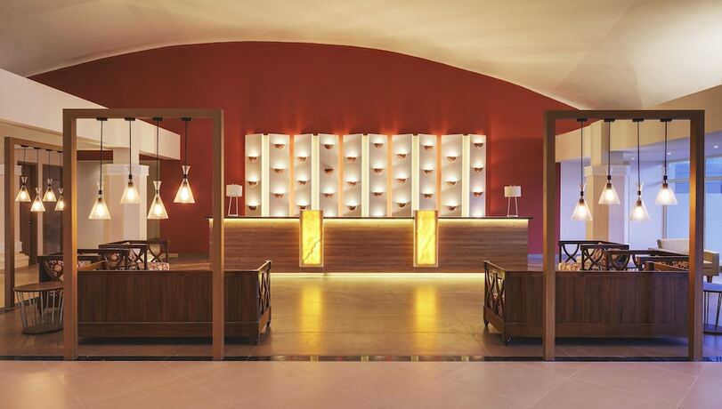 Imagen general del Hotel Sterling Puri. Foto 10